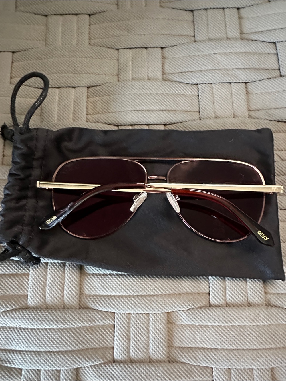 Quay High Key Sunglasses with Rose Gold mirrored Lenses - Picture 3 of 6